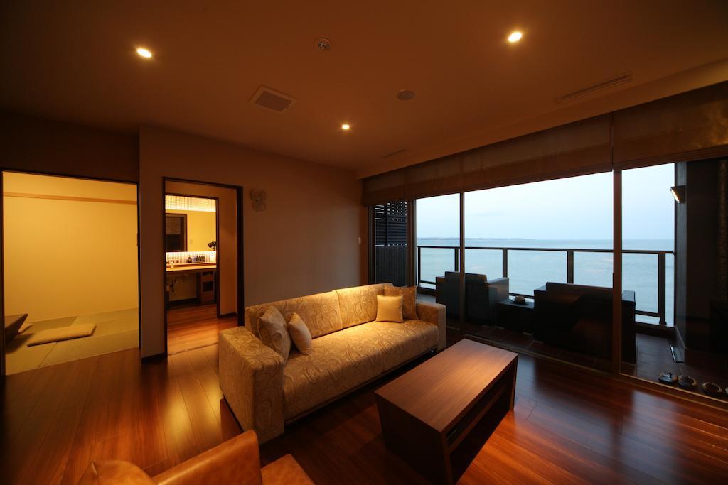Amane Resort Seikai Beppu Ruang foto A living room in a typical apartment