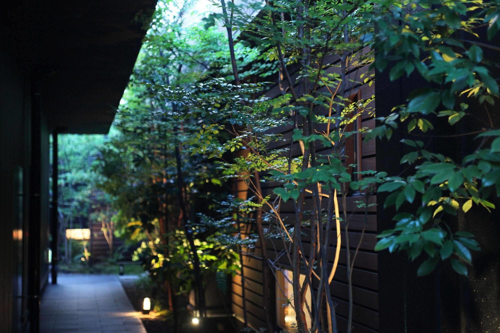 Amane Resort Seikai Beppu Bagian luar foto A view of the narrow alleys of the old town